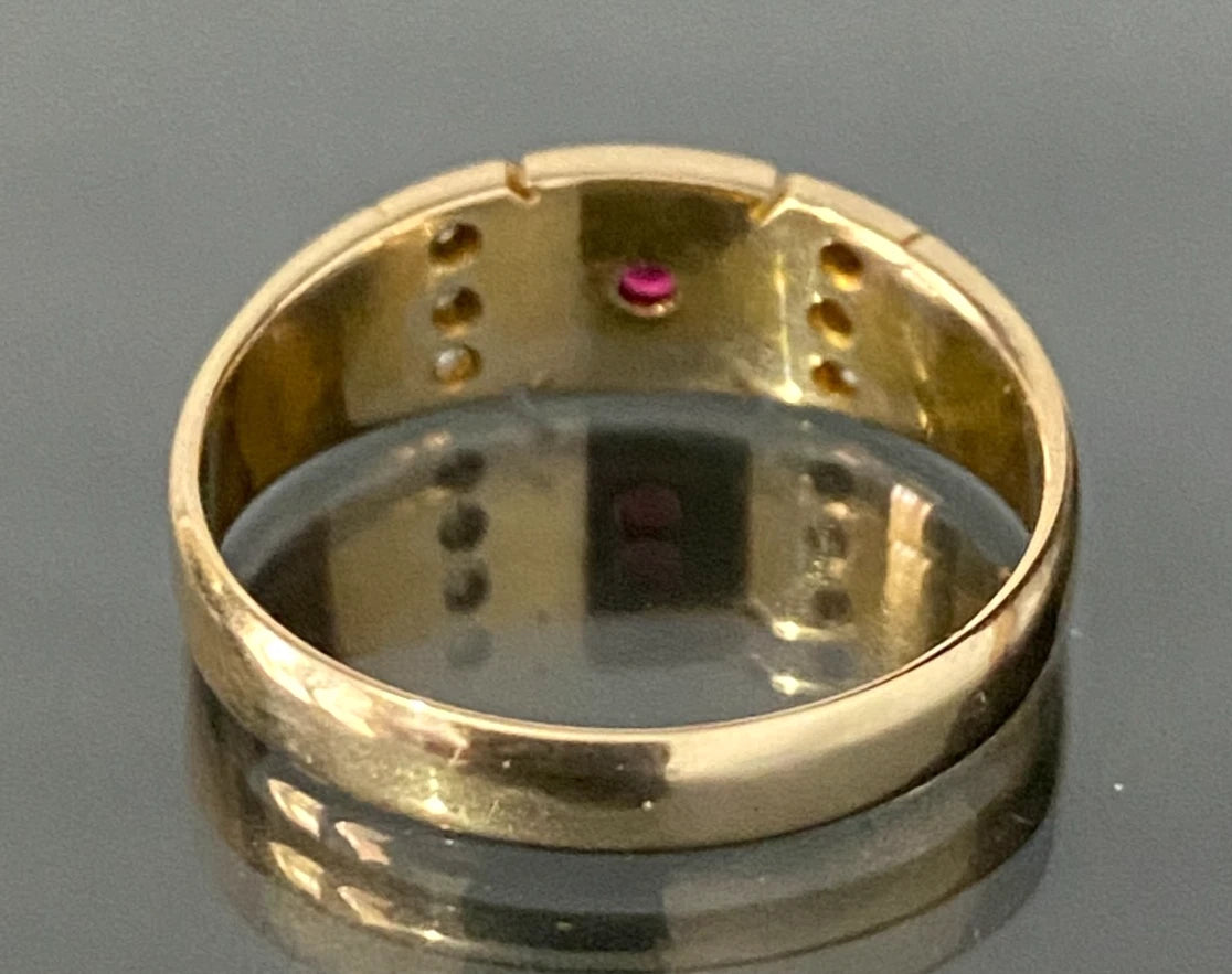 Victorian 15K Yellow Gold With Red Stone & Diamon Ring Size N - 6 3/4