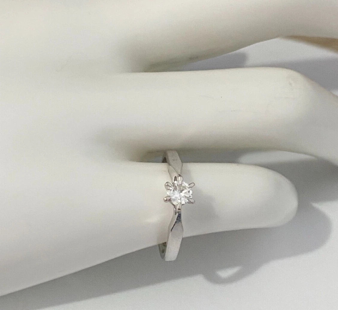 18K White Gold & 0.25CT Diamond Solitaire Ring Size K 1/2 - 5 3/8