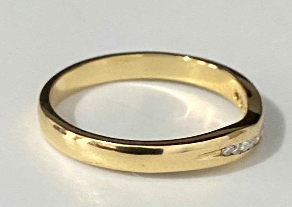 18K Yellow Gold & Diamond Curved Wedding Band Ring Size N 1/2 - 7