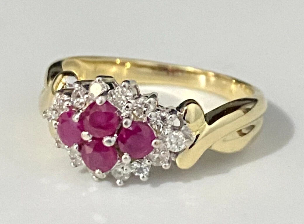 18K Yellow Gold W/ Ruby & 0.25CT Diamond Cluster Ring Size L - 5 1/2