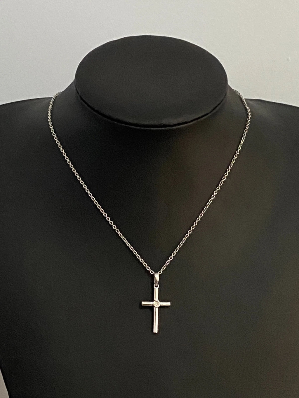 9K White Gold & Diamond Cross Pendant 32.0mm High