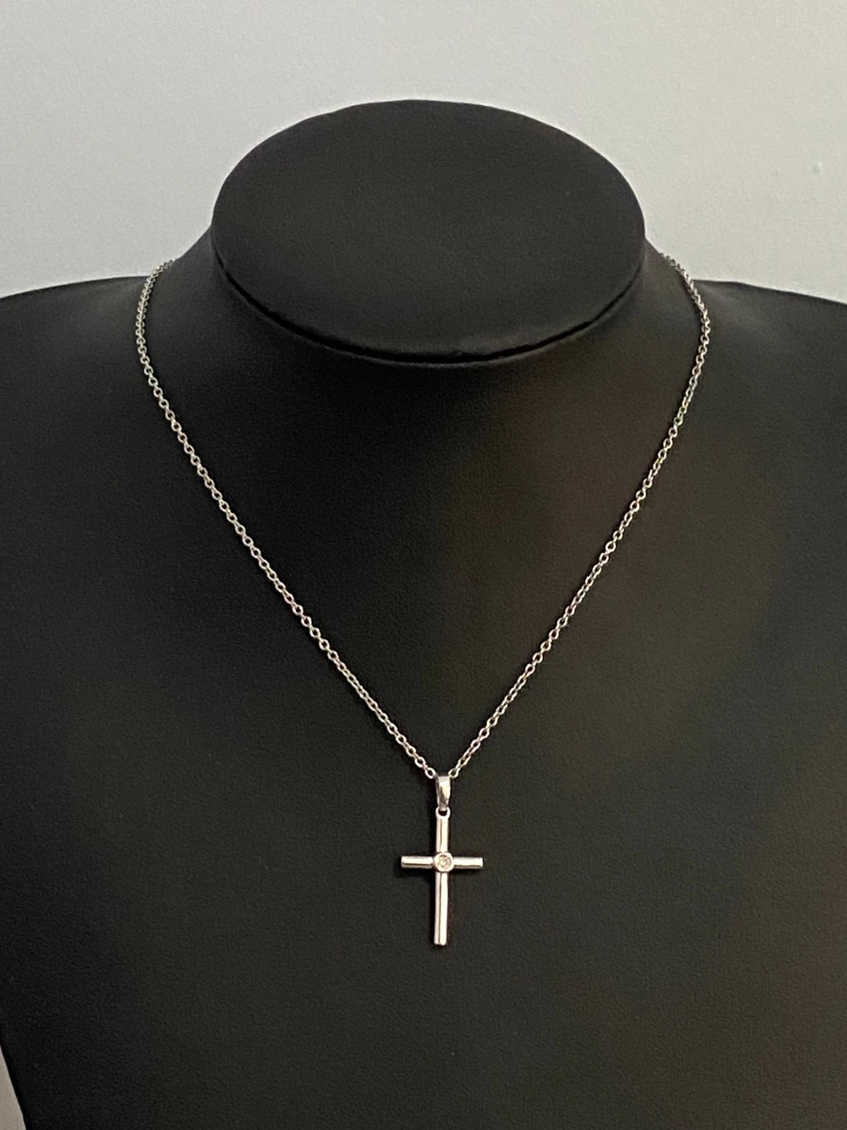 9K White Gold & Diamond Cross Pendant 32.0mm High
