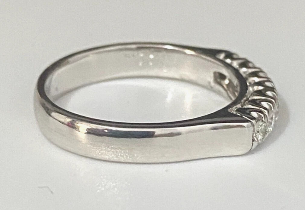 18K White Gold & 0.30CT Diamond Eternity Band Ring Size O - 7