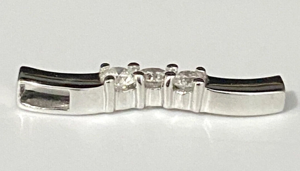 9K White Gold W/ 0.33CT Diamond Pendant