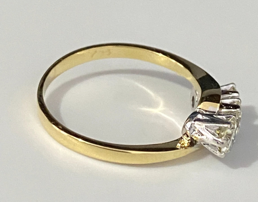 18K Yellow Gold & 0.75CT Diamond Three Stone Crossover Ring Size L 1/2 - 6