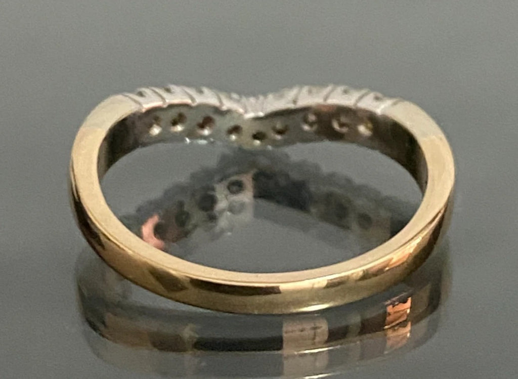 14K Yellow Gold Diamond Curved Wedding Band Ring Size M 1/2 (US 6.5)