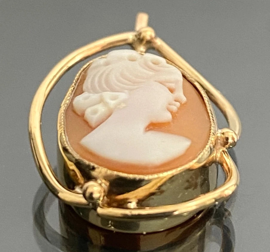 Vintage 9K Yellow Gold Portrait Cameo Pendant 27.0mm High - Vintage Jewellery