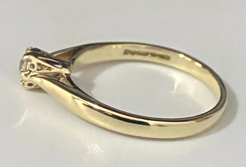 9K Yellow Gold & 0.15CT Diamond Illusion Set Solitaire Ring Size L 1/2 - 6