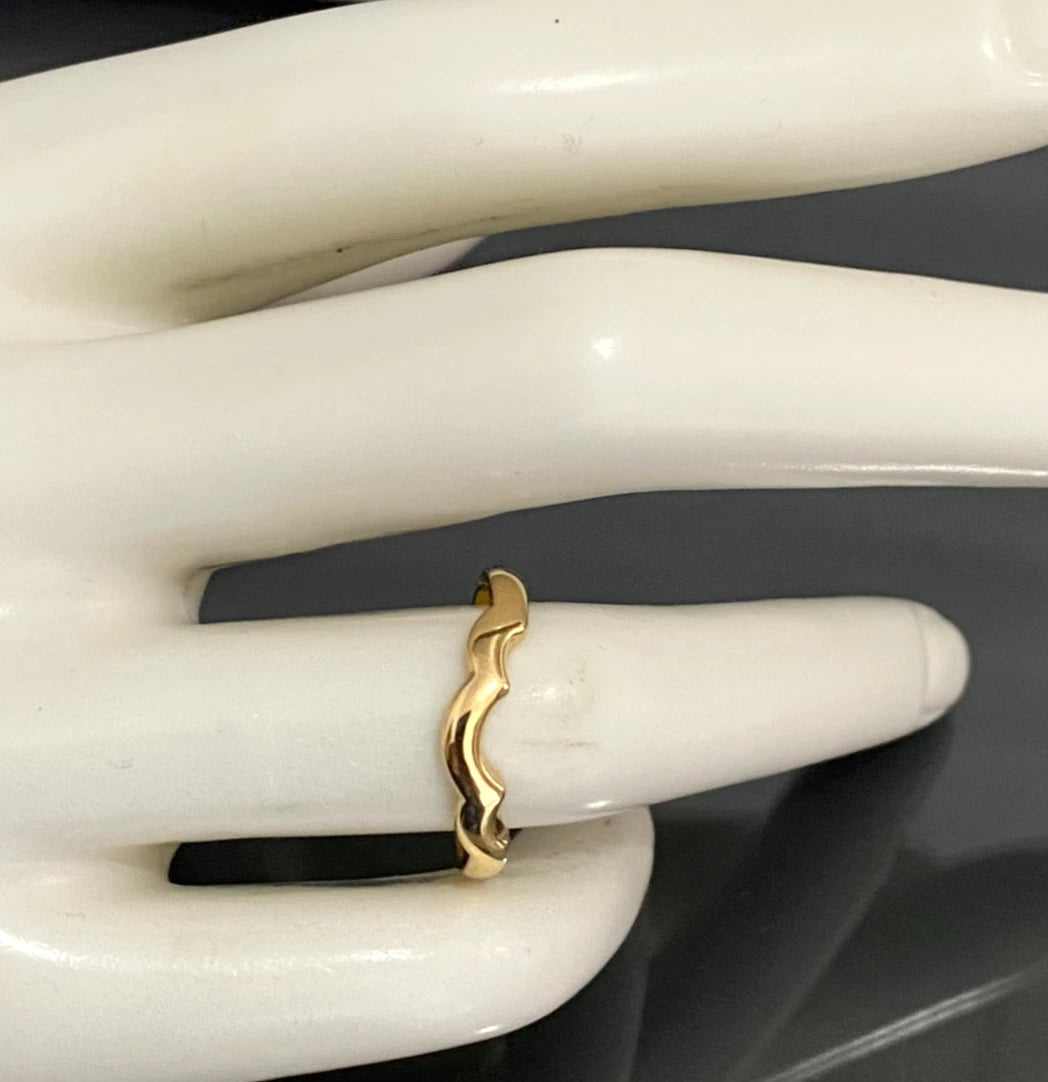 18ct Yellow Gold Shaped Curved Wedding Band – Size L 1/2 (US 6)