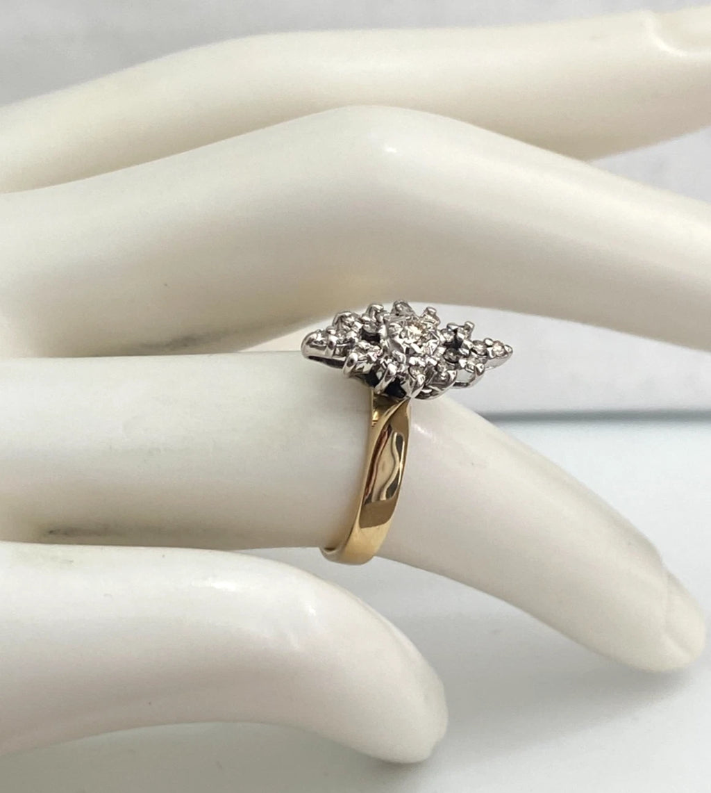 Vintage 18K Yellow Gold & Diamond Cluster Ring Size K (US 5.25)