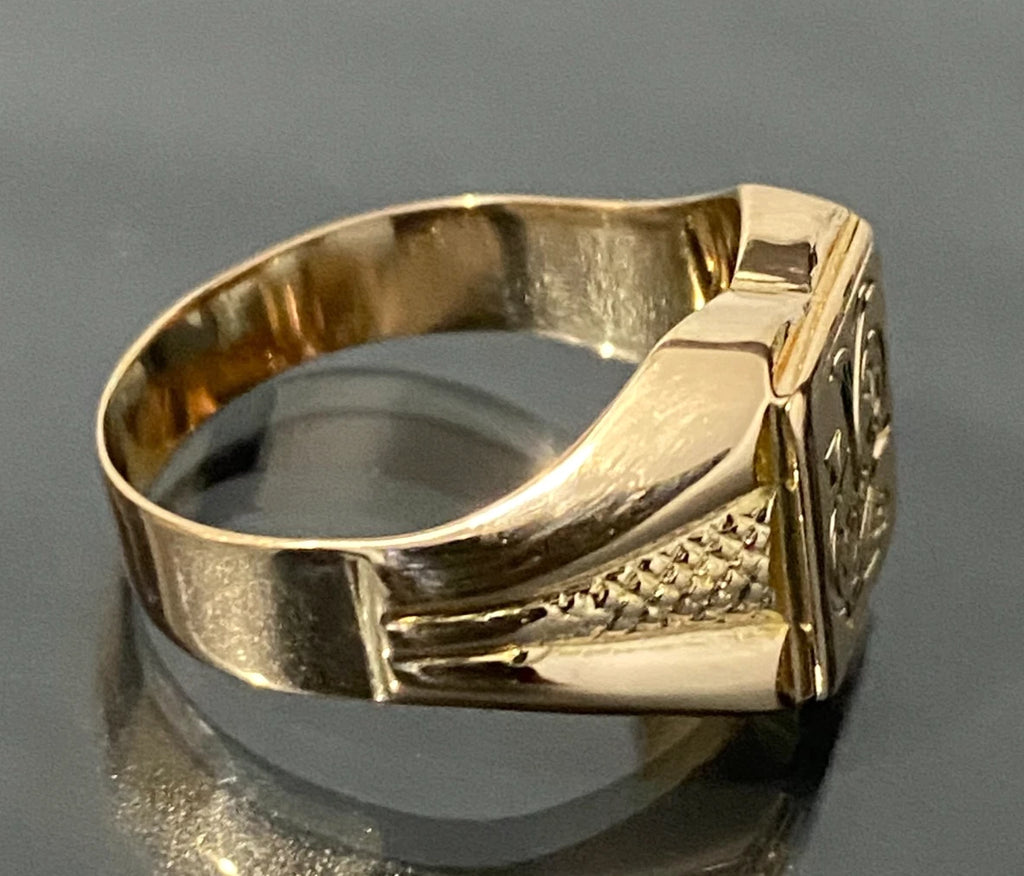 Vintage 18K Yellow Gold "AT" Initial Signet Ring Size O 1/2 - 7 1/2