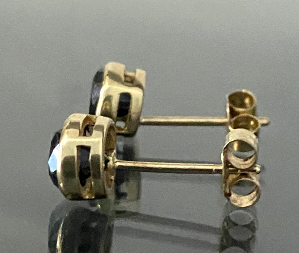 9ct Yellow Gold & 1.10 Carat Black Moissanite Stud Earrings