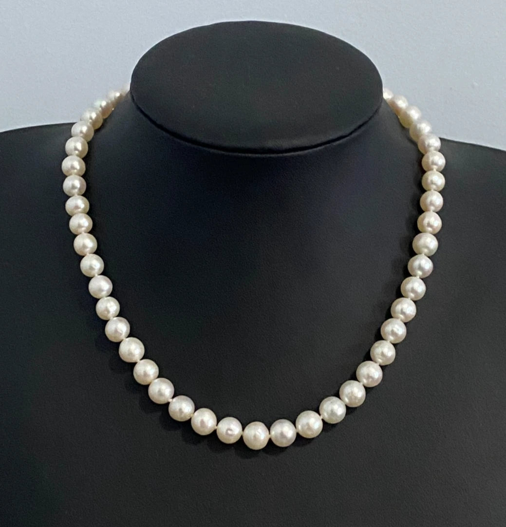 White Cultured Pearl Single-Strand Necklace W/ 9K Yellow Gold Clasp 44cm Long