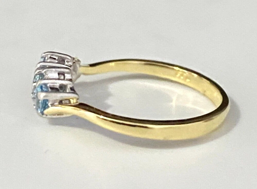 18K Yellow Gold W/ Aquamarine & Diamond Ring Size L 1/2 - 5 7/8