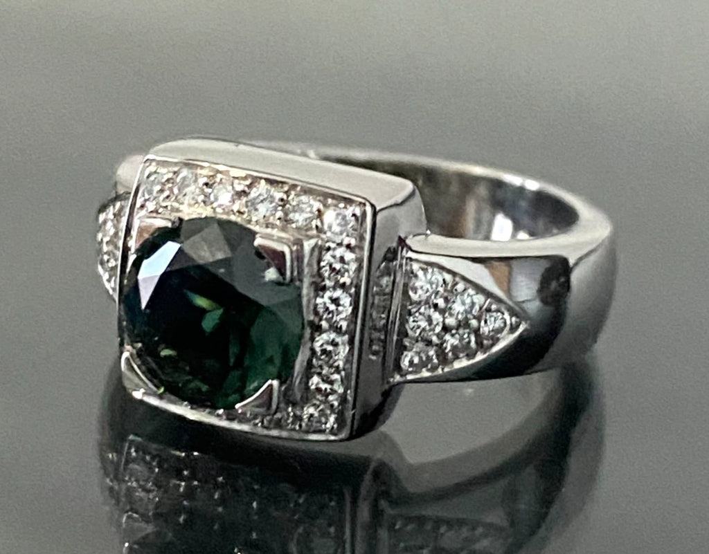 Heavy 18K White Gold W/Green Sapphire & Diamond Ring Size O - 7 1/4