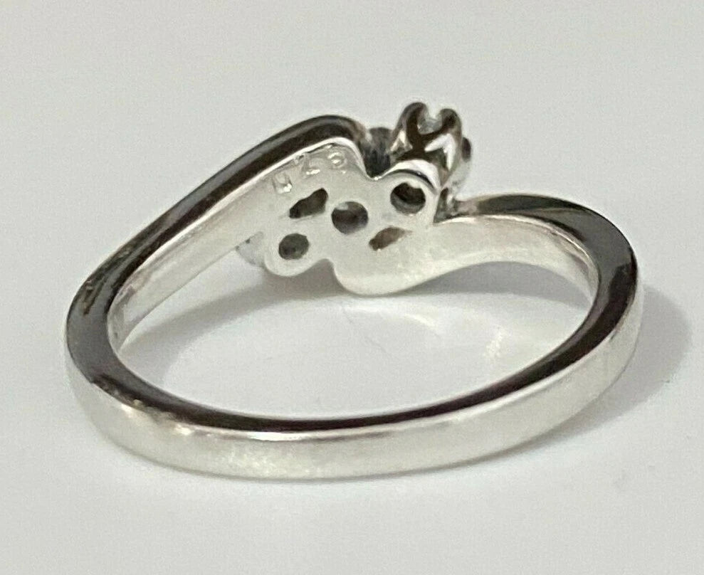 18K White Gold & 0.25CT Diamond Crossover Ring Size J 1/2 - 5
