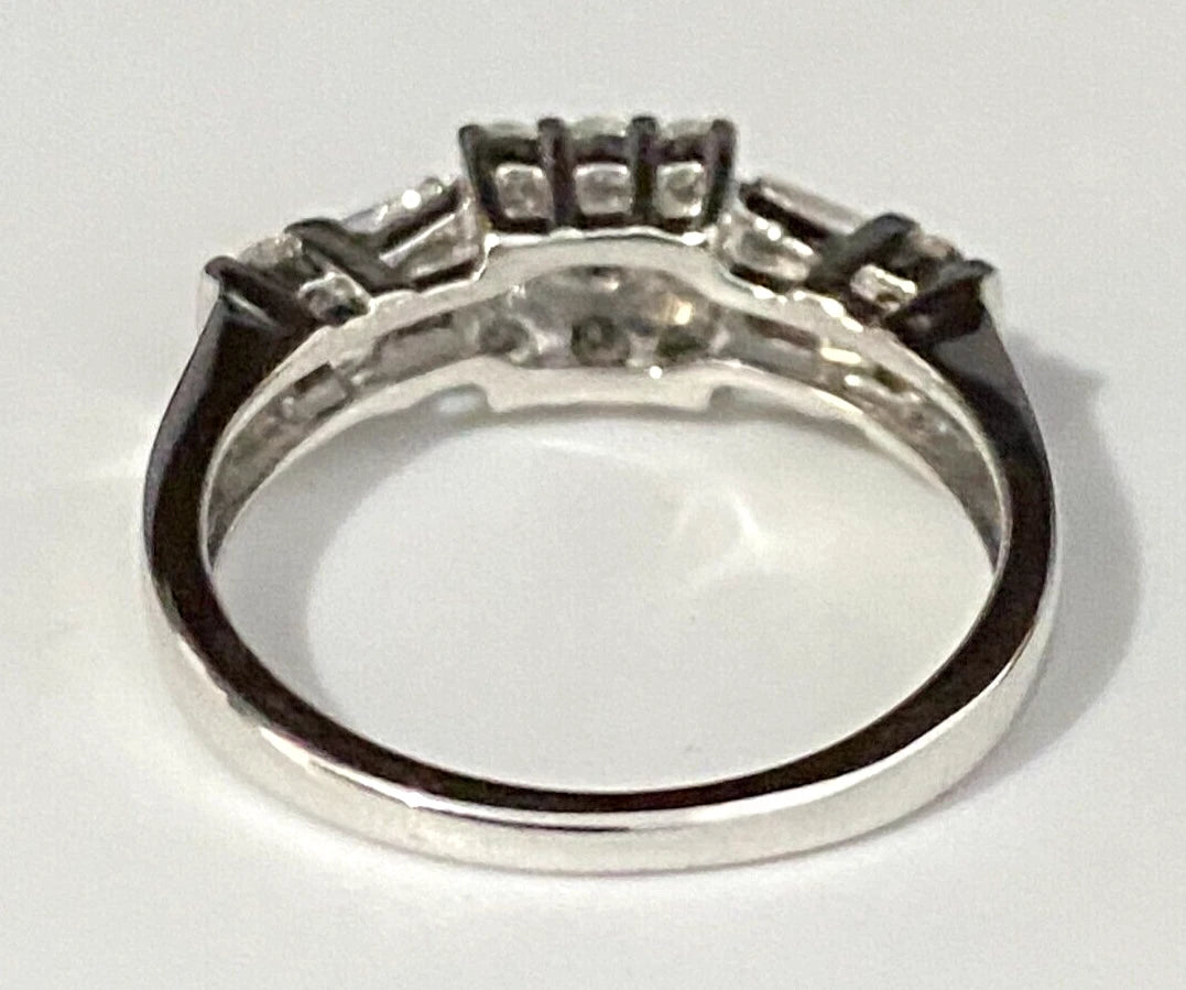 18K White Gold & 0.75CT Diamond Ring Size O - 7