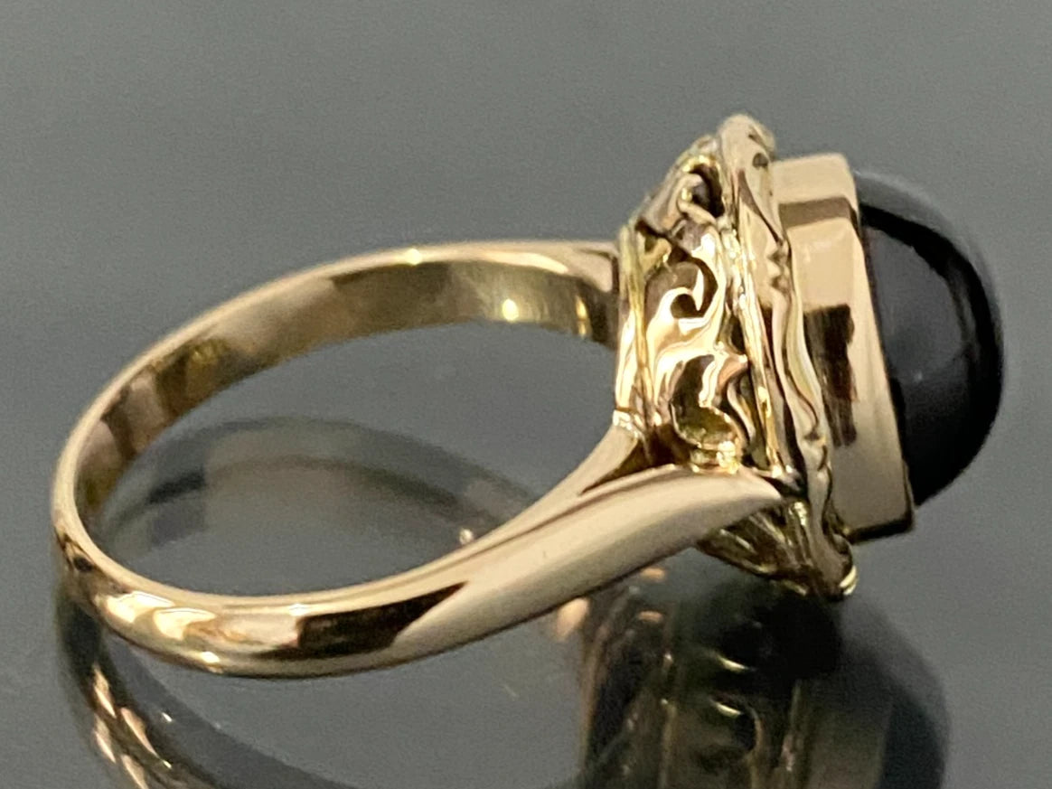 Vintage 14K Yellow Gold W/ Black Star Sapphire Ring Size L - 5 7/8