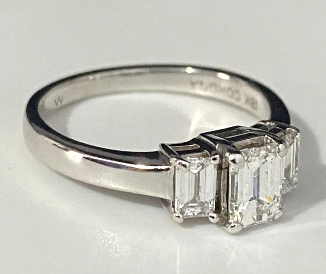18K Gold & 1.0CT Emerald Diamond Engagement Ring /Certificate Size M - 6 1/4