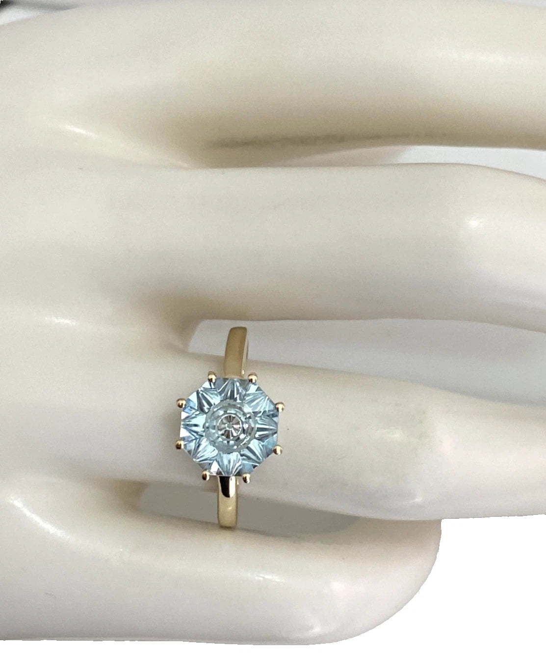 10K Yellow Gold 3.17CT Quasar Cut Sky Blue Topaz Ring Size N (US 6.75)