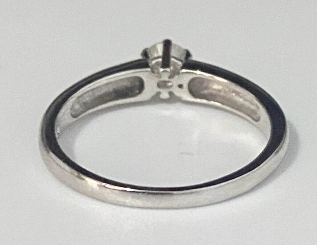 18K White Gold & 0.44CT Diamond Solitaire Ring Size Q - 8