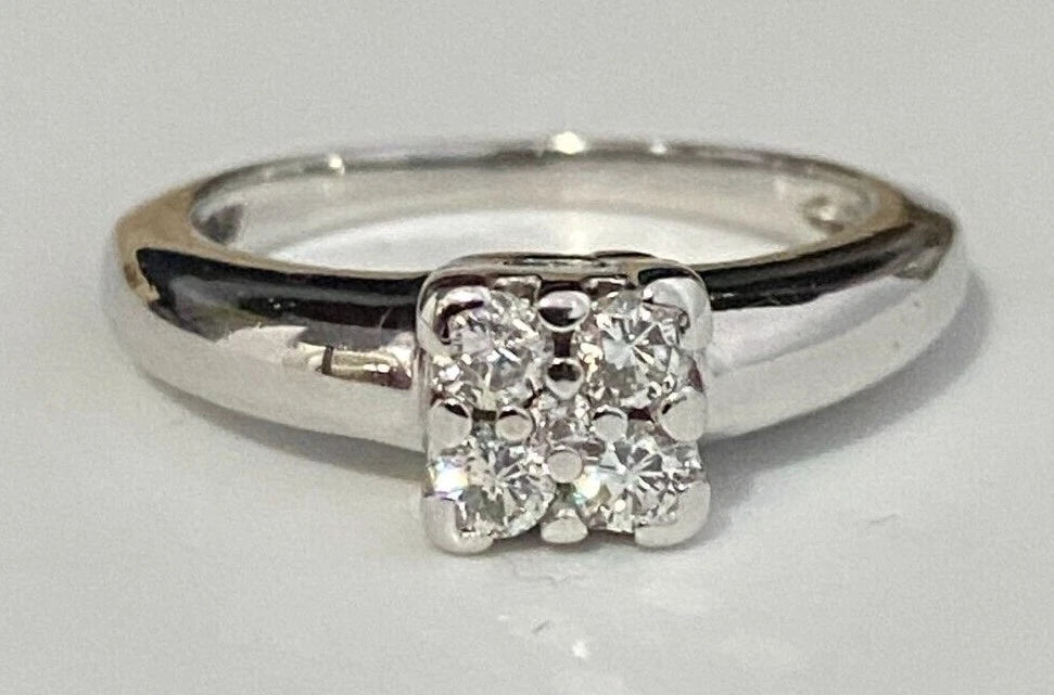 18K White Gold & 0.25CT Diamond Cluster Ring Size H 1/2 - 4