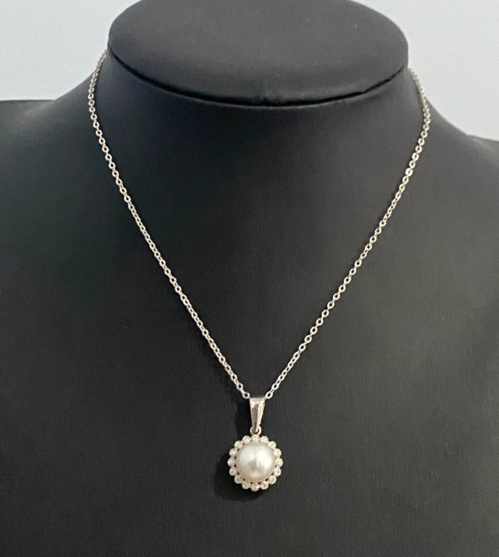 9K White Gold W/ Pearl & Diamond Pendant 23.0mm High