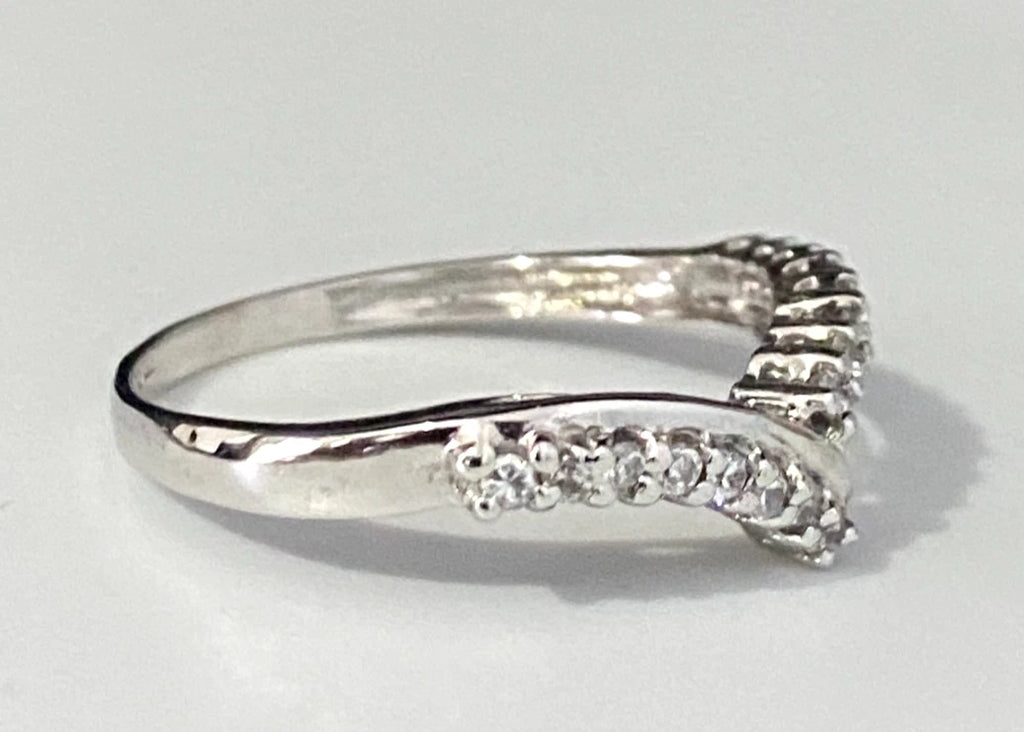 9K White Gold & CZ Curved Wedding Band Ring Size R - 8 7/8