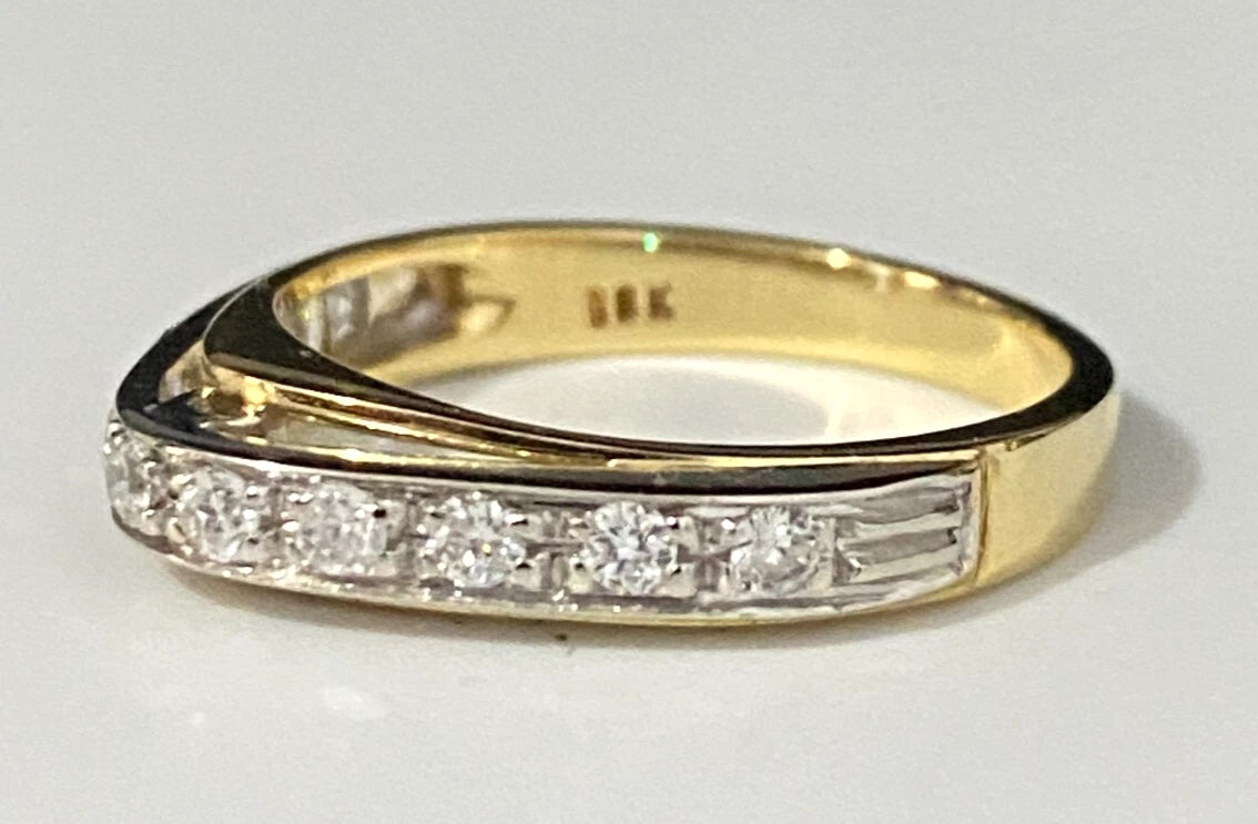 18K Yellow Gold & 0.30CT Diamond Shaped Half Eternity Ring Size M - 6