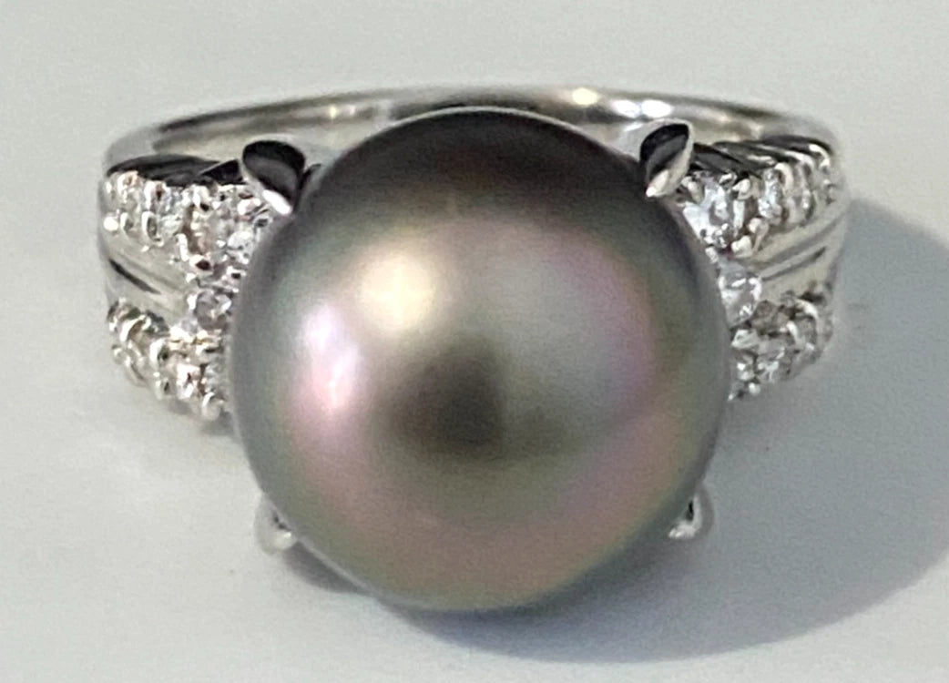 900 Platinum W/ Tahitian Pearl & Diamond Ring Size O - 7 1/4