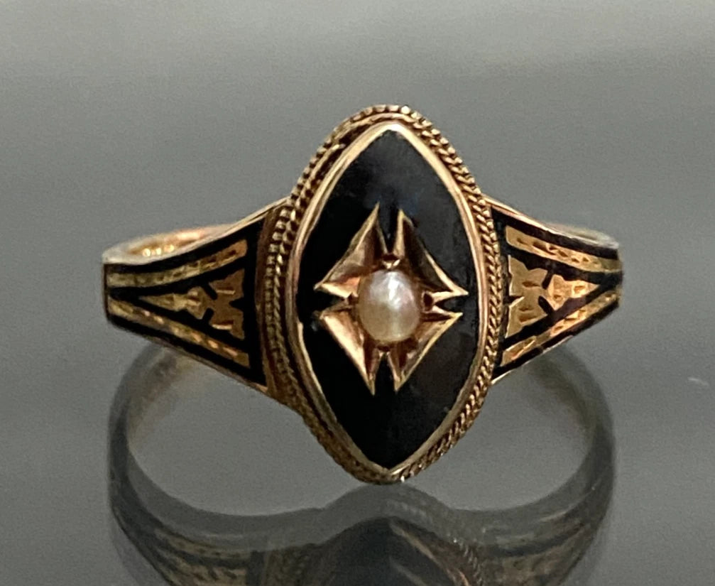 1860's Victorian 15K Yellow Gold Pearl & Enamel memorial Ring - Size L (US 5.75)