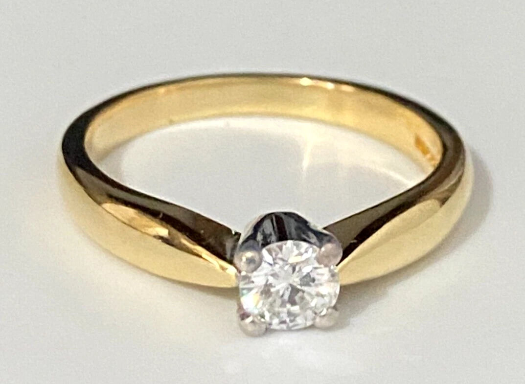18K Yellow Gold & 0.32CT Diamond Solitaire Engagement Ring Size N - 6 1/2