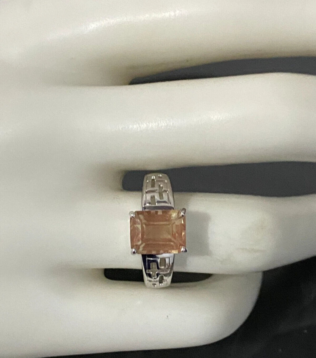 9K White Gold & Andesine Single Stone Ring Size N - 6 1/2