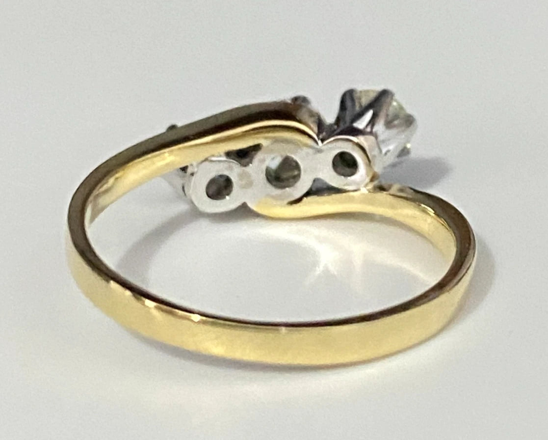 18K Yellow Gold & 0.75CT Diamond Three Stone Crossover Ring Size L 1/2 - 6