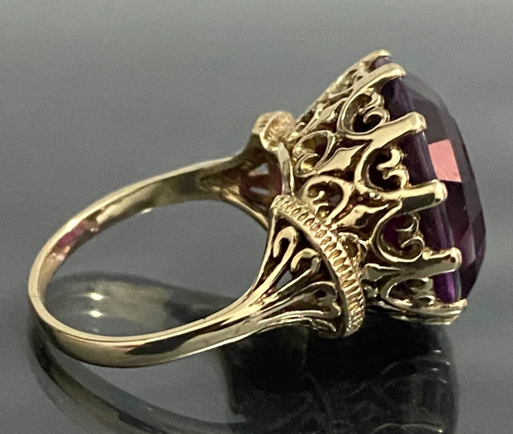 1970's 9K Yellow Gold with Large Amethyst Doublet Ring - Size N (US 6.75)