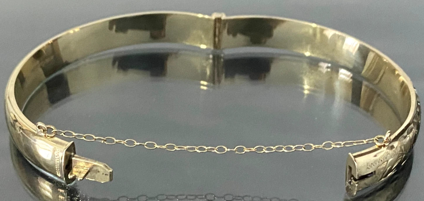 English 9K Yellow Gold Engraved Hinged Bangle