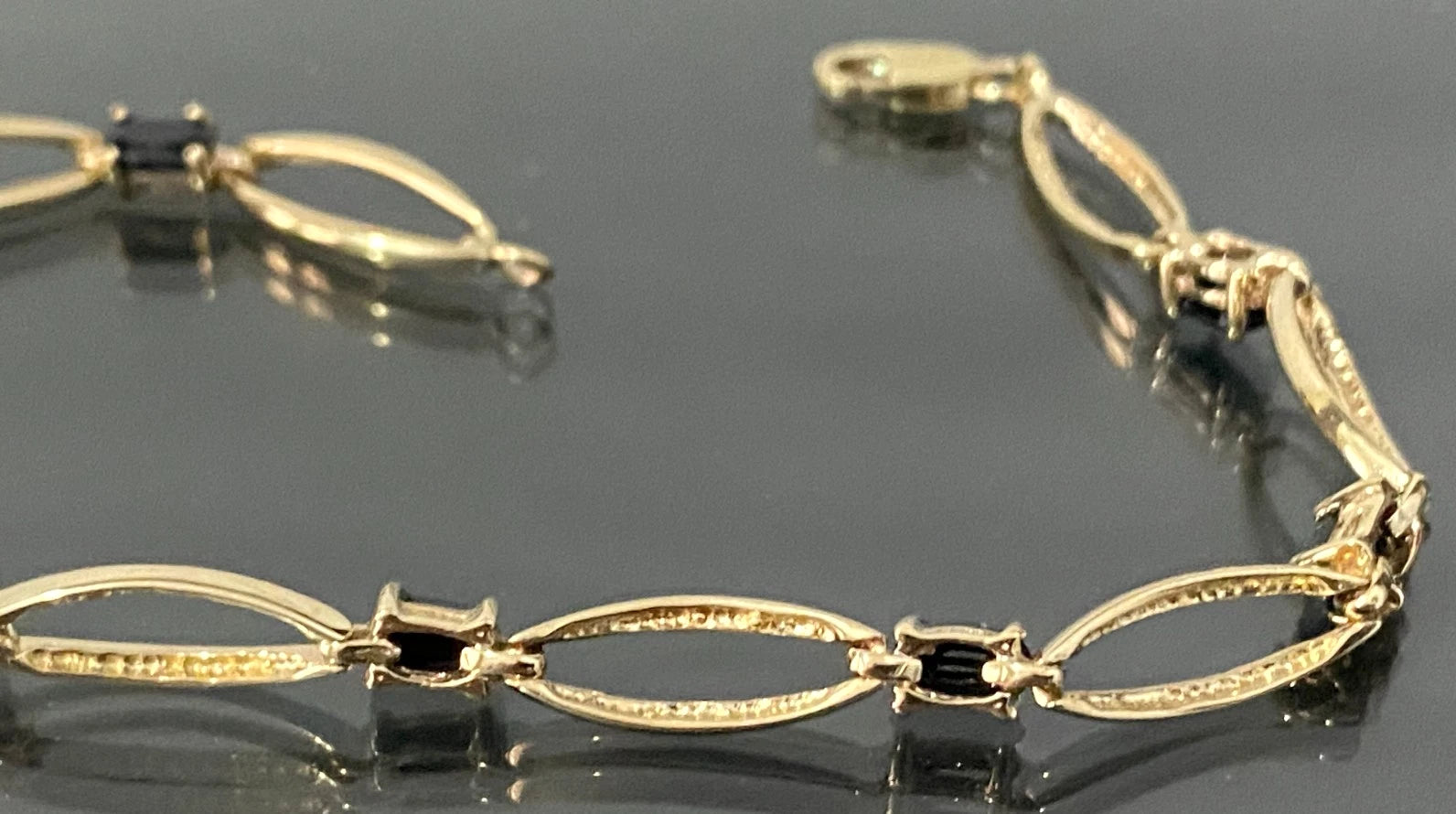 9K Yellow Gold & Black Sapphire Link Bracelet 20.50cm Long