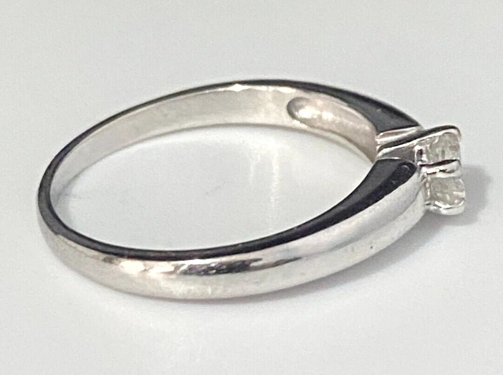 18K White Gold & 0.44CT Diamond Solitaire Ring Size Q - 8