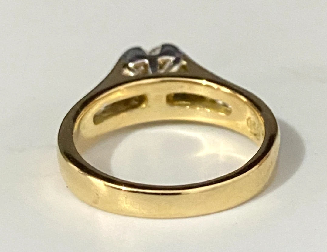 18K Yellow Gold & Heart Diamond Engagement Ring Size K - 5 1/4
