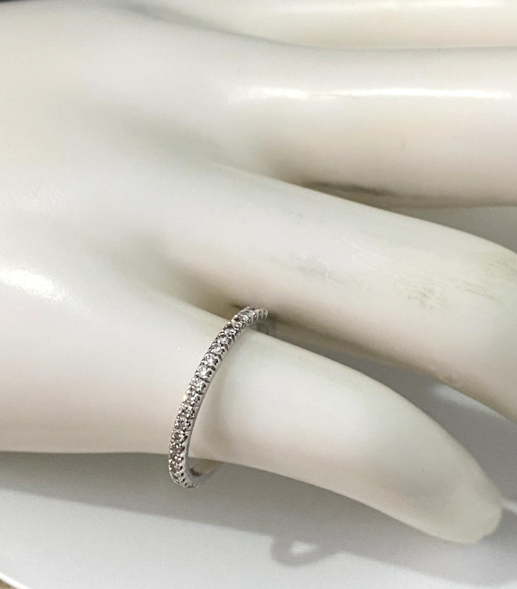 18K White Gold & 0.20CT Diamond Pave Eternity Band Ring Size K - 5 3/8