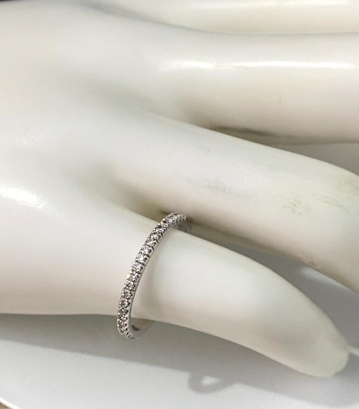 18K White Gold & 0.20CT Diamond Pave Eternity Band Ring Size K - 5 3/8