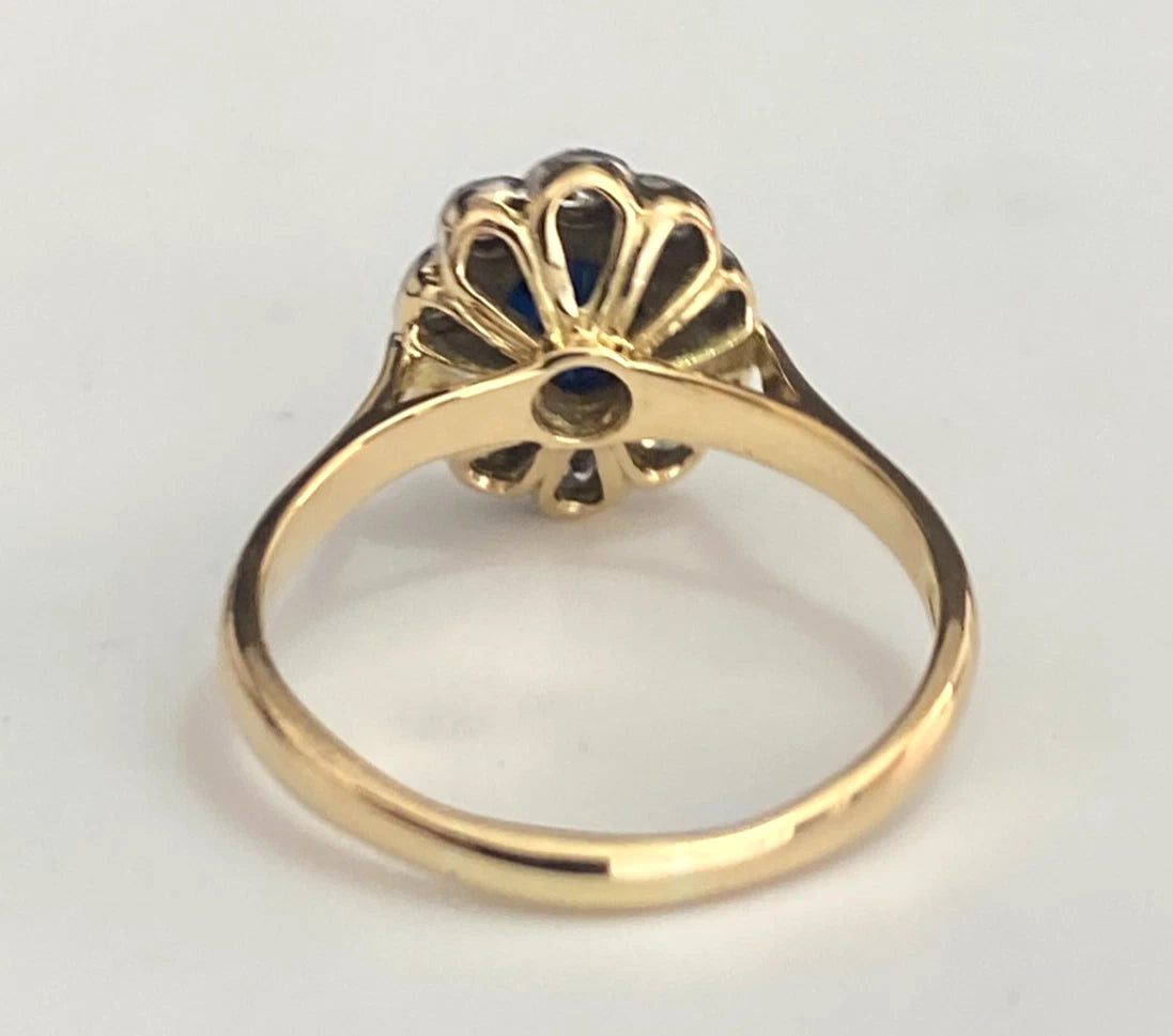 18K Yellow Gold Sapphire & Diamond Cluster Ring - Size K 1/2 (US 5.5)