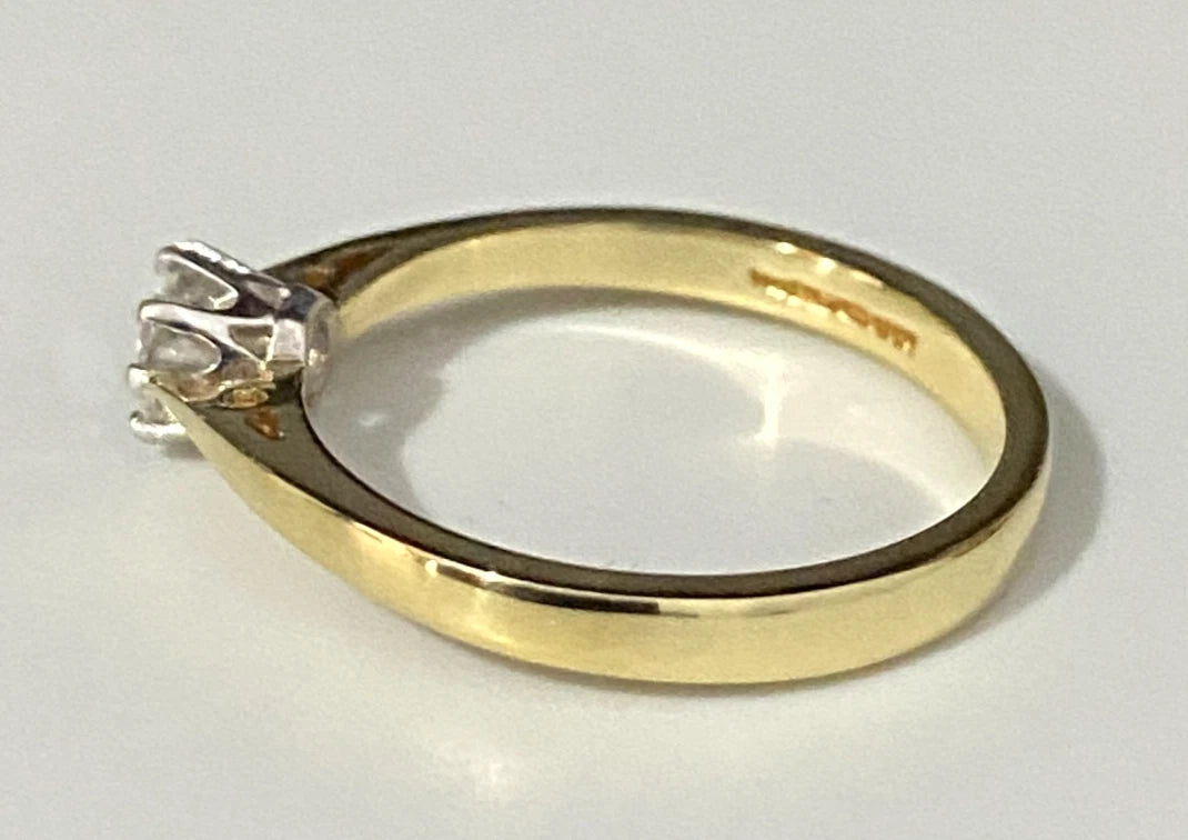18K Yellow Gold & 0.25CT Diamond Solitaire Engagement Ring Size M - 6 1/4