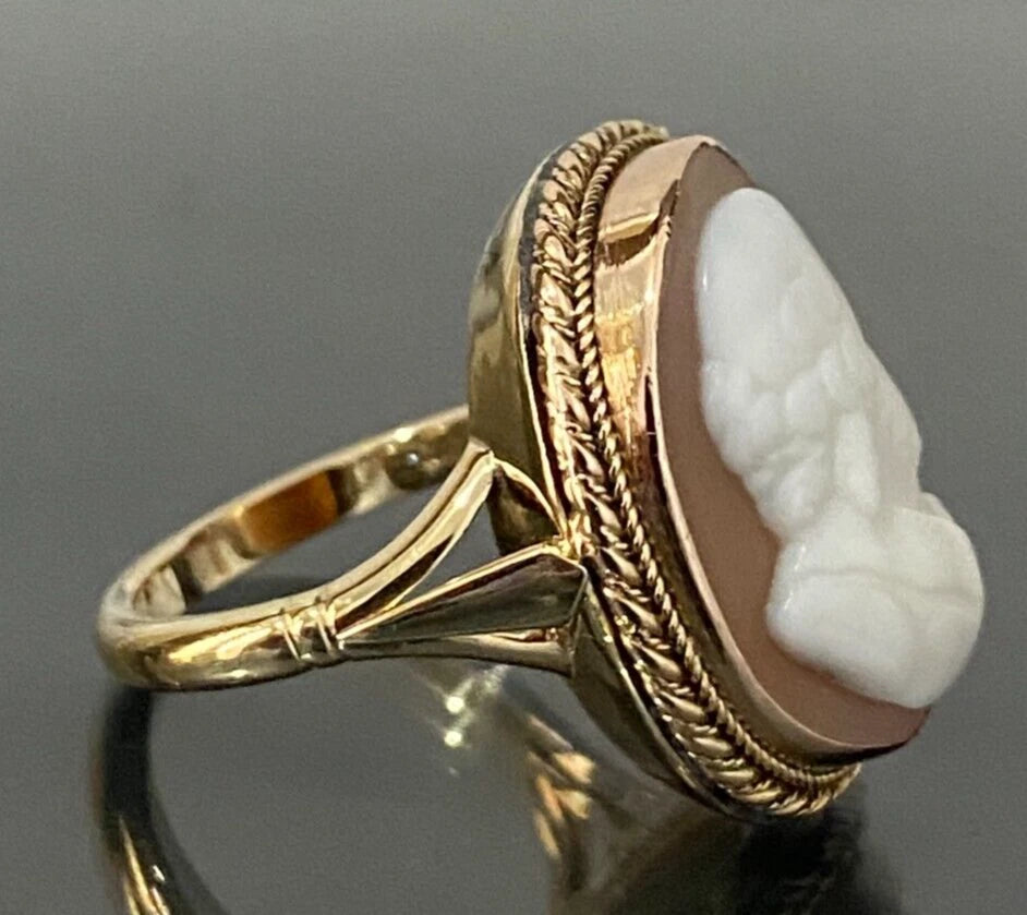 9K Yellow Gold & Shakespeare Carved Cameo Ring Size P 1/2 - 7 3/4