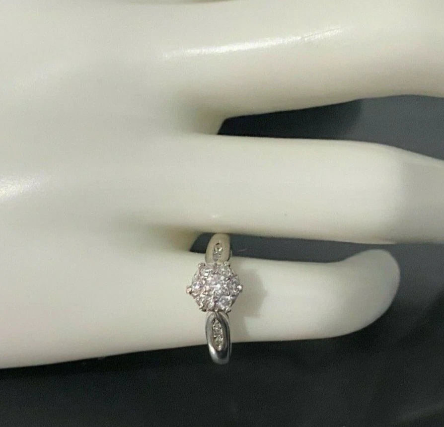 18K White Gold & 0.32CT Diamond Cluster Ring Size J - 4 5/8