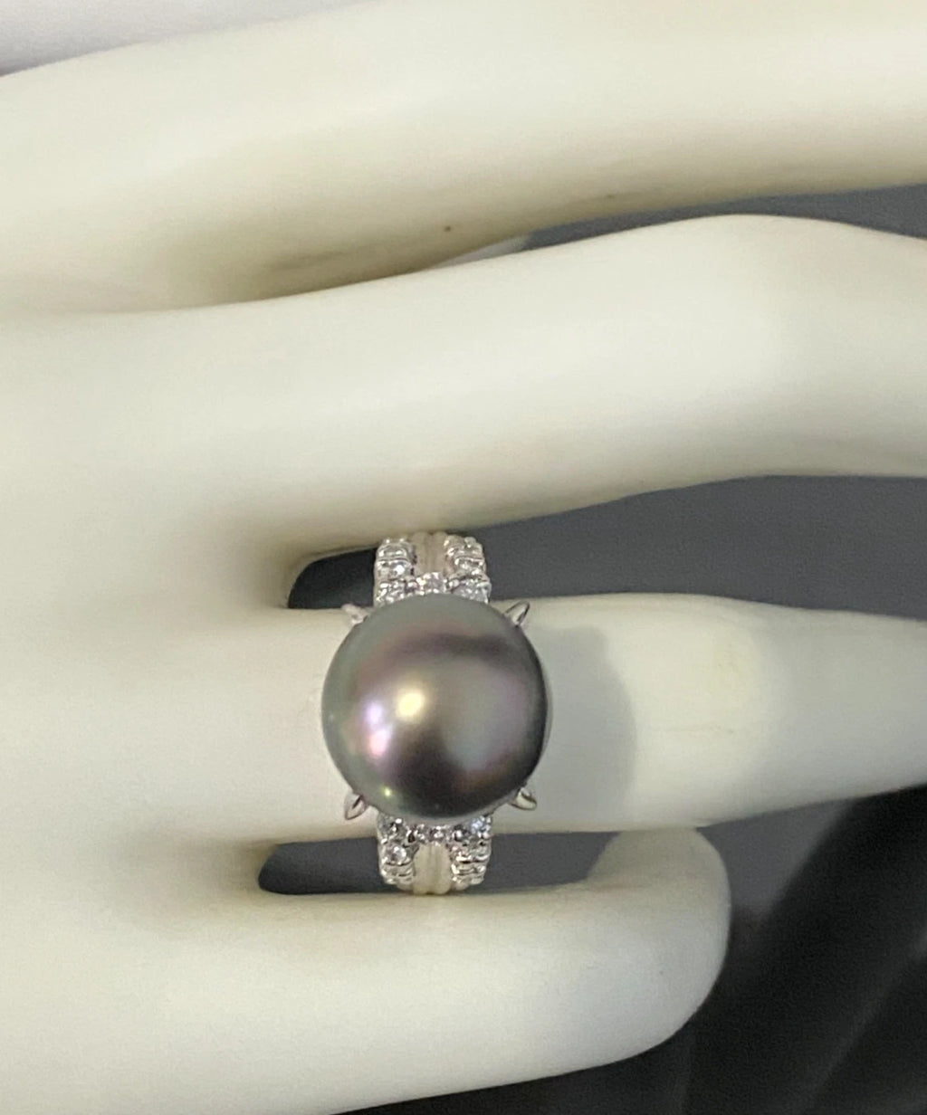 900 Platinum W/ Tahitian Pearl & Diamond Ring Size O - 7 1/4