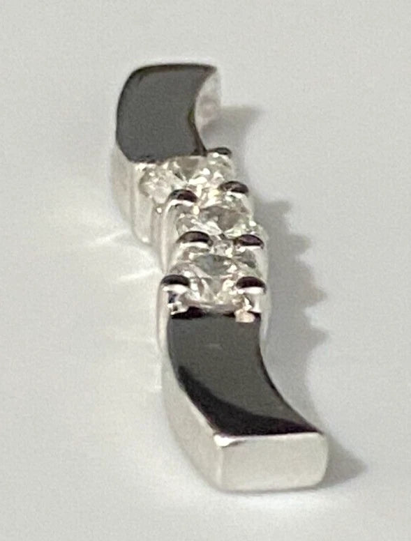 9K White Gold W/ 0.33CT Diamond Pendant