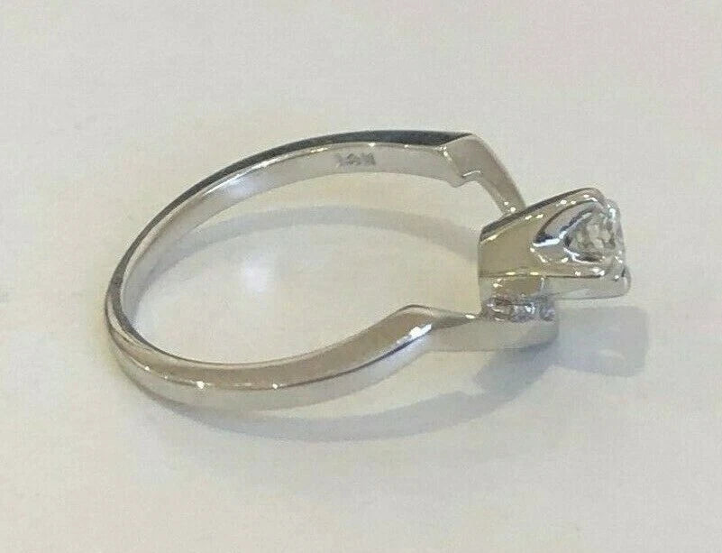 14K White Gold & 0.21CT Diamond Solitaire Curve Ring Size L - 5 1/2