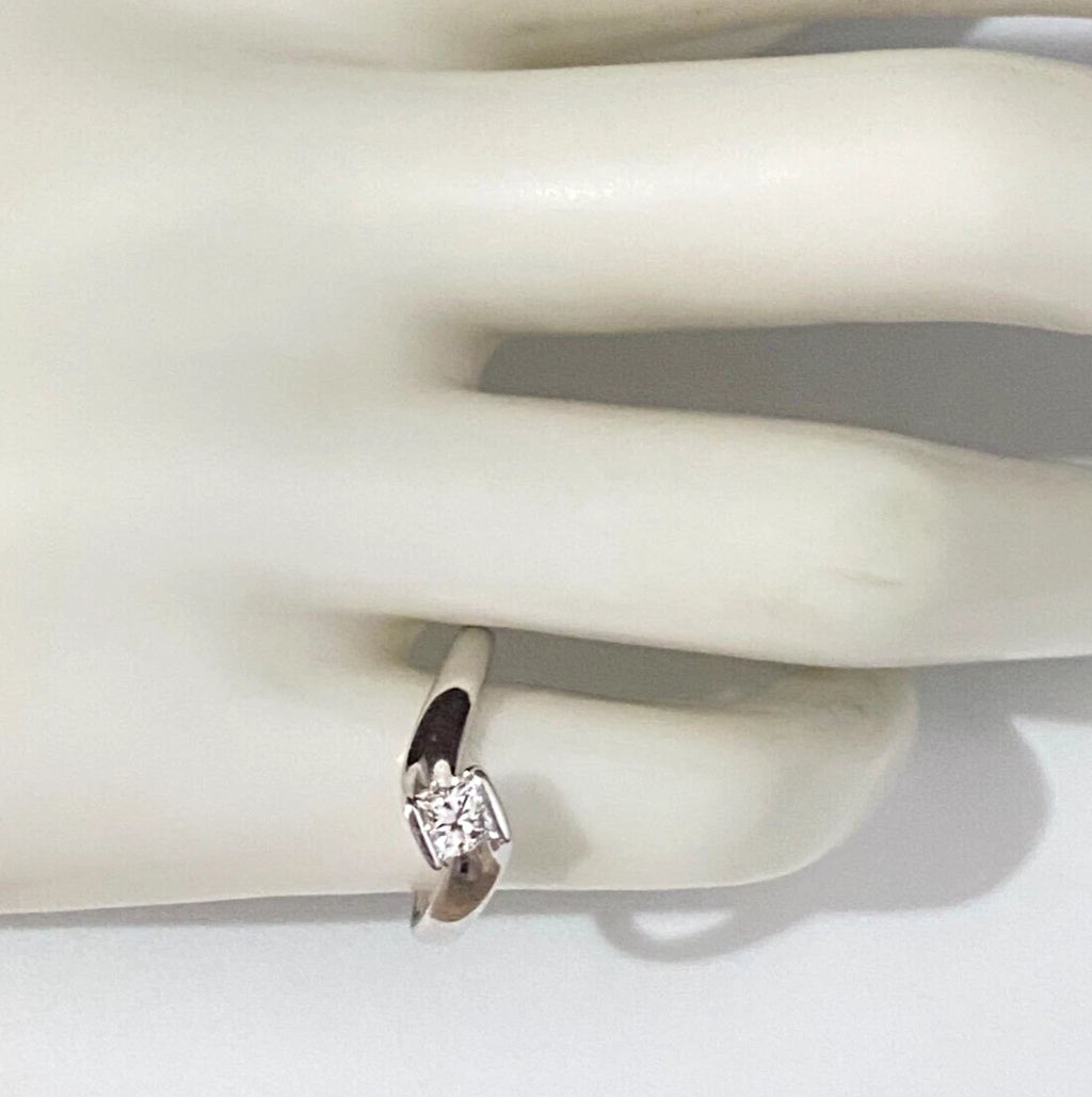 18K White Gold & 0.30CT Princess Diamond Engagement Ring Size J 1/2 - 5