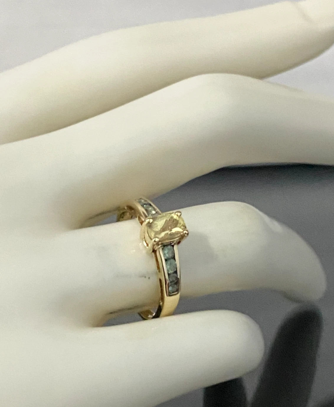 9Ct Yellow Gold Csarite stone & Green Accent Ring Size N (6.75)